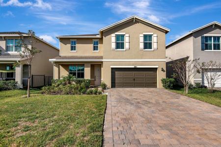2811 NE Breezeway Circle