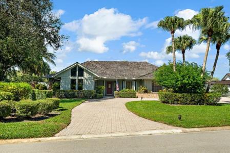 5601 SE Winged Foot Drive