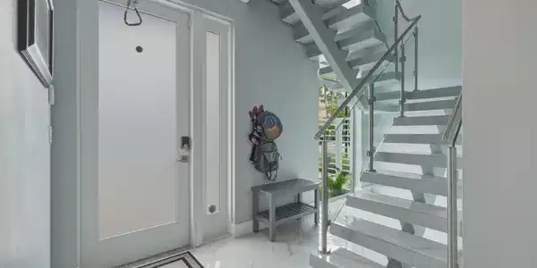 Image 3: Modern Elegance