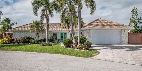115 Queen Catherina Court