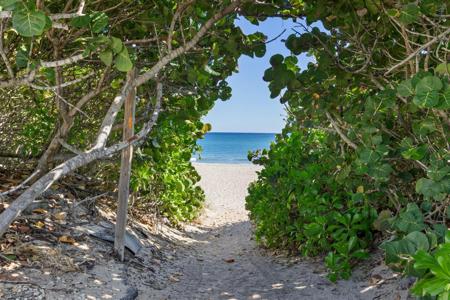 3851 N Ocean Boulevard