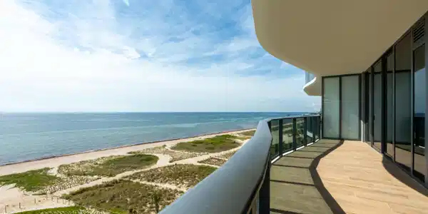 900 N OCEAN Boulevard