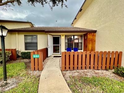 8084 SE Villa Circle