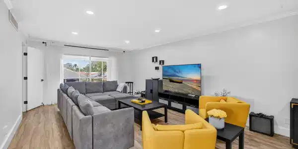 Image 2: 11-web-or-mls-5D1A1362