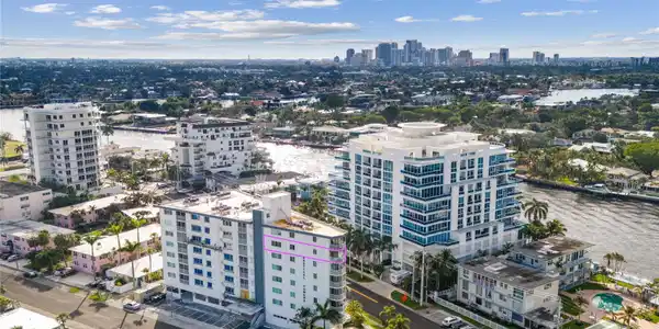 720 Bayshore Dr