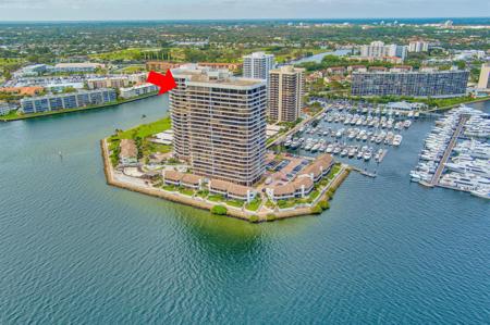 100 Lakeshore Drive