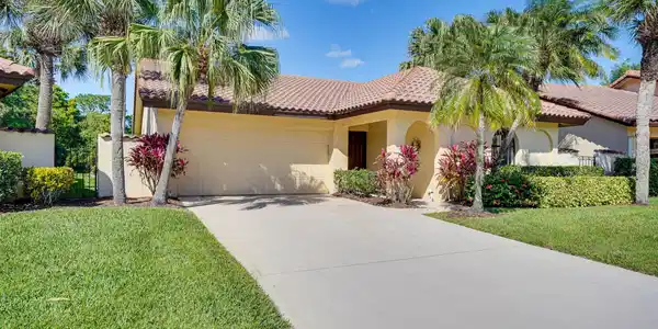 2500 SW Bobalink Court