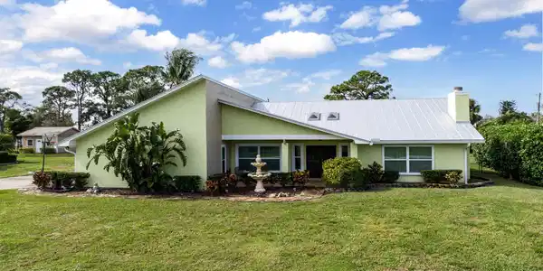 2622 SE Delong Road