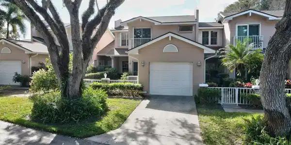 214 Park Shores Circle