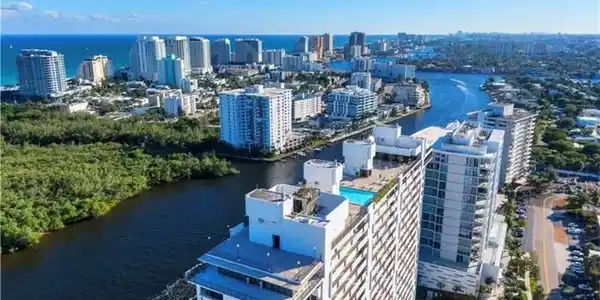 936 E Intracoastal Dr