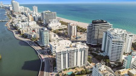 3200 Collins Ave