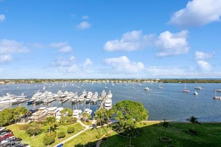 136 Lakeshore Drive