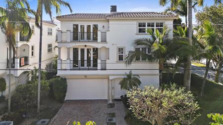 1600 NE 9th Street
