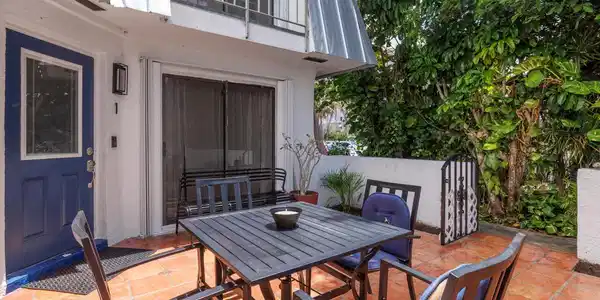 Image 2: Courtyard 5