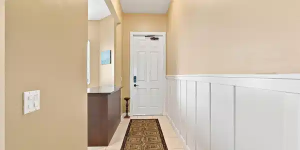 Image 3: Entryway