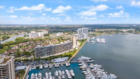 130 Lakeshore Drive