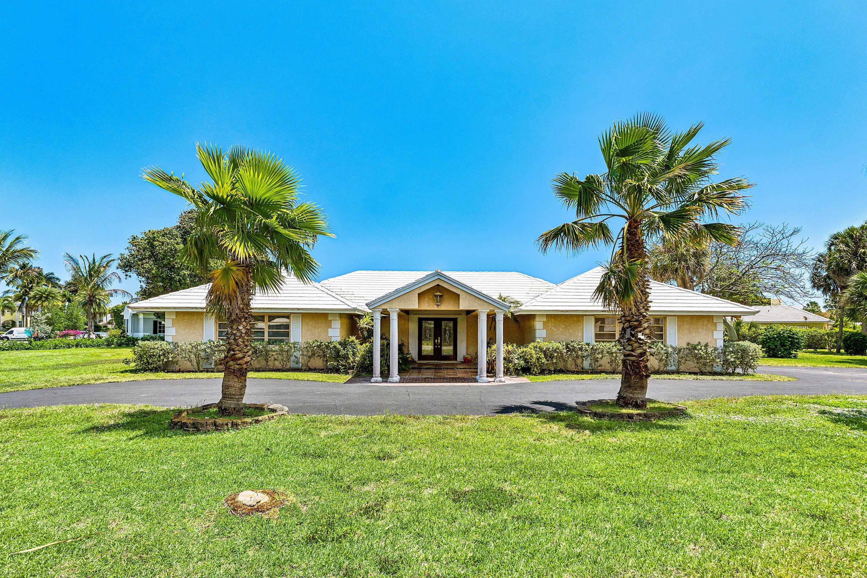 Image 4: 920 Emerald Row (1)