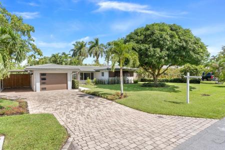 2625 NE 11th Ct
