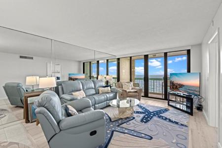 9940 S Ocean Drive