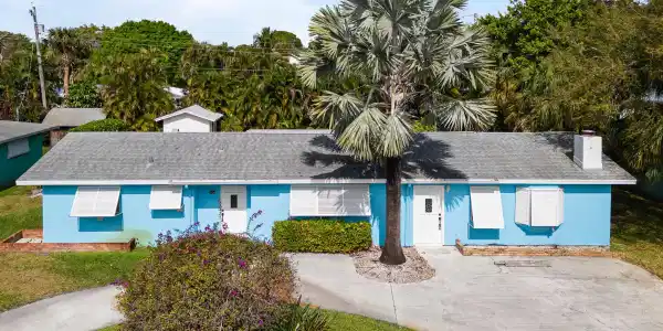 904 NW Terrace Road