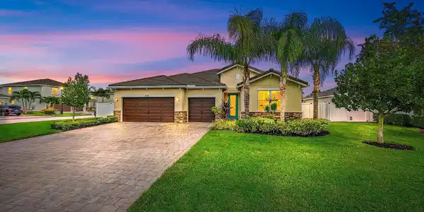 2570 SW Berry Park Circle