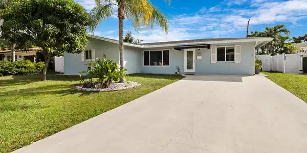 912 SE 8th Court