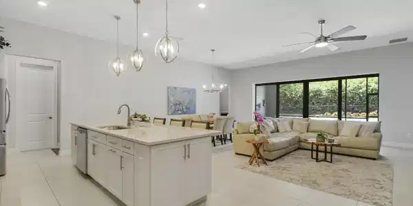Image 3: House 1-22
