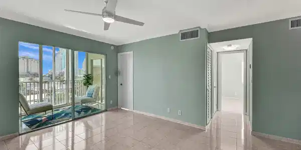 720 Bayshore Dr