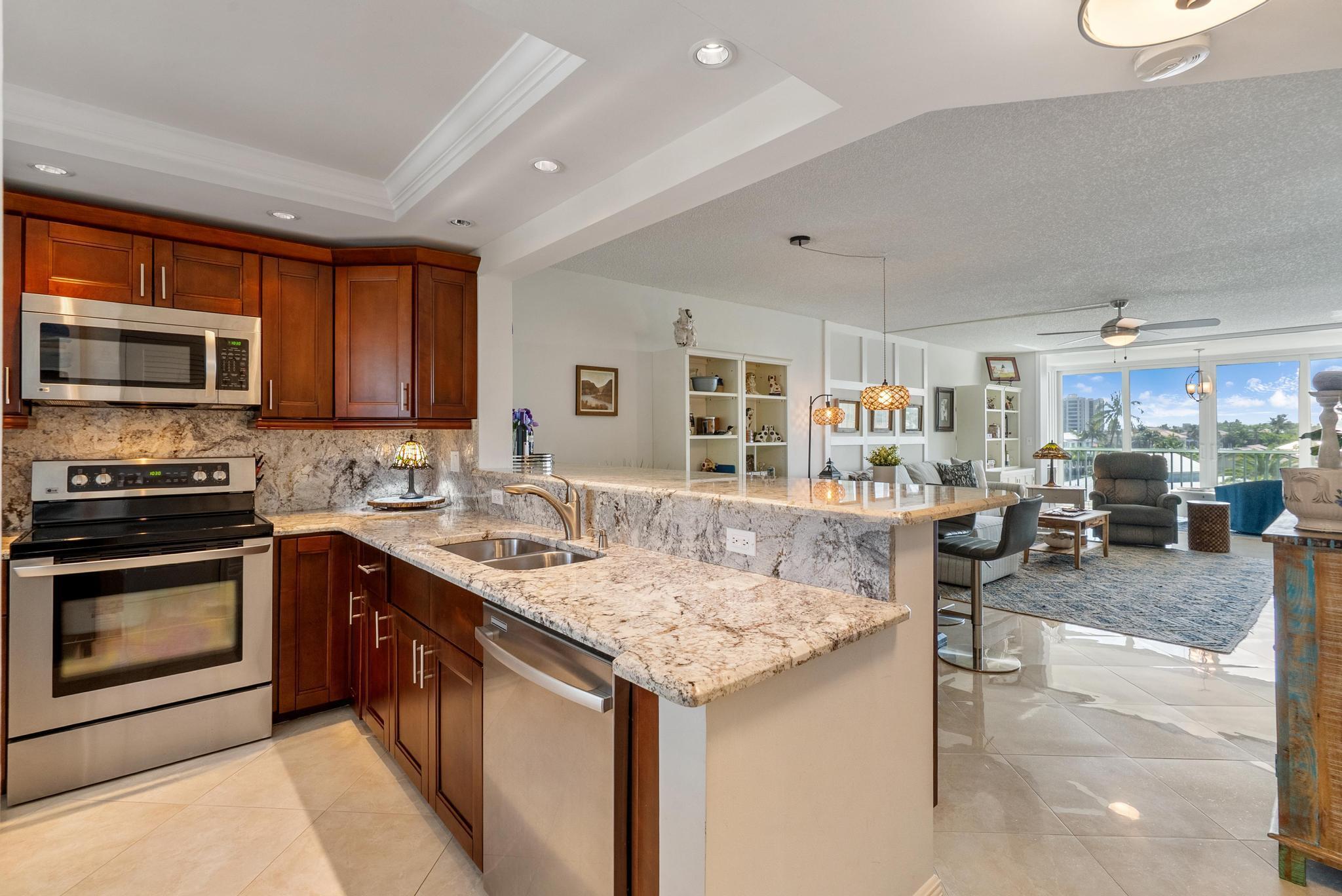 Image 4: Opened up Kitchen, SS appliances