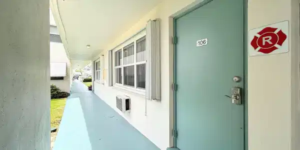 Image 4: FRONT DOOR