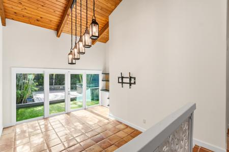 228 NE 16th Terrace