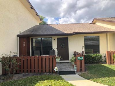 8044 SE Villa Circle