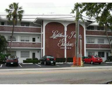 1951 NE 39th St
