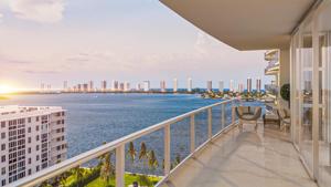 220 Lake Shore Drive