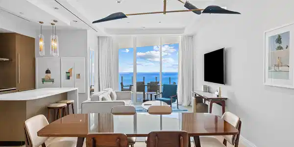 Image 3: Living Room