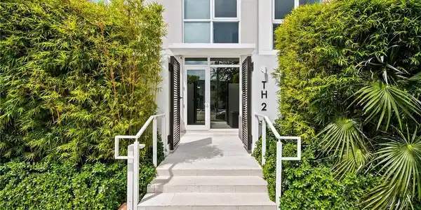 401 N Birch Road