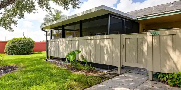 3911 NW Cinnamon Tree Circle