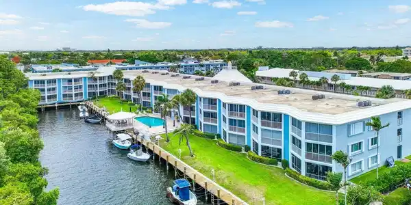 700 NE Harbour Terrace