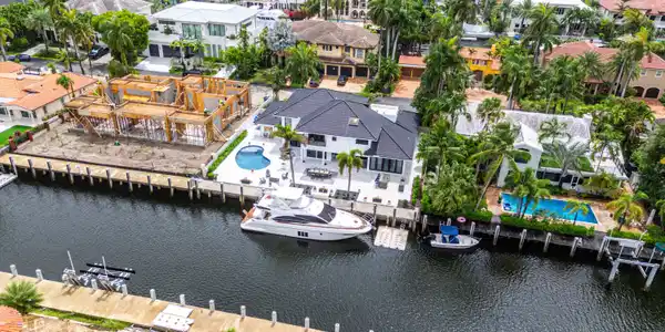 Image 2: 098-425CoralWay-FortLauderdale-FL-33301-