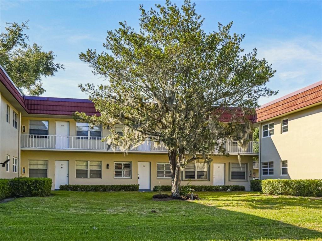 Image 2: 21 pine arbor 104 2
