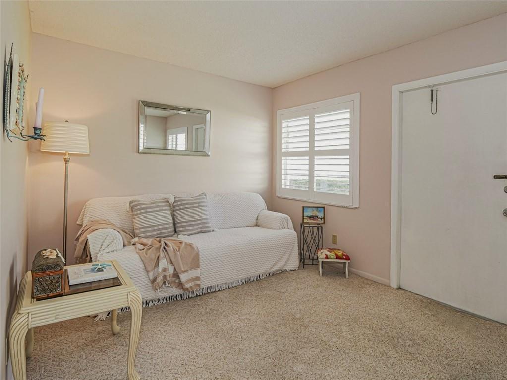 Image 4: 21 pine arbor 104 4