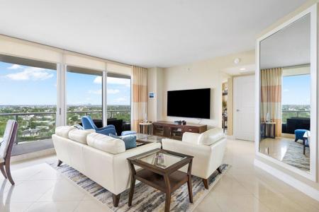 2700 N Ocean Drive