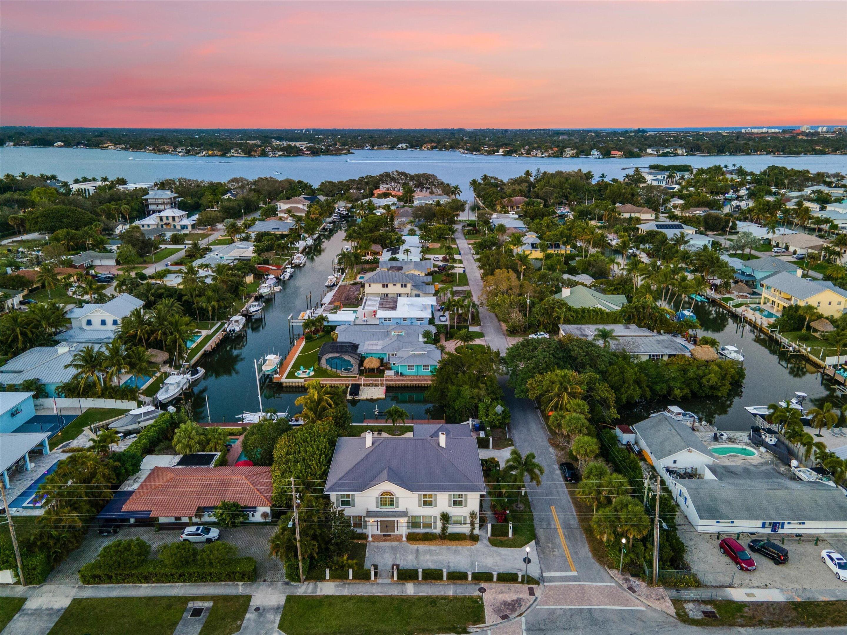 Image 2: 401 Center Street, Jupiter, FL (45)
