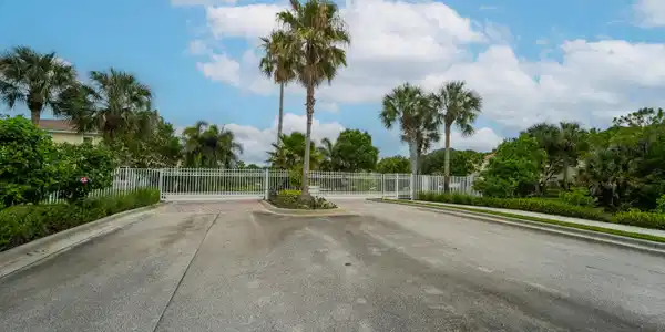 Image 4: 6128Portofinociro-18