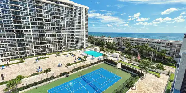 525 N Ocean Blvd