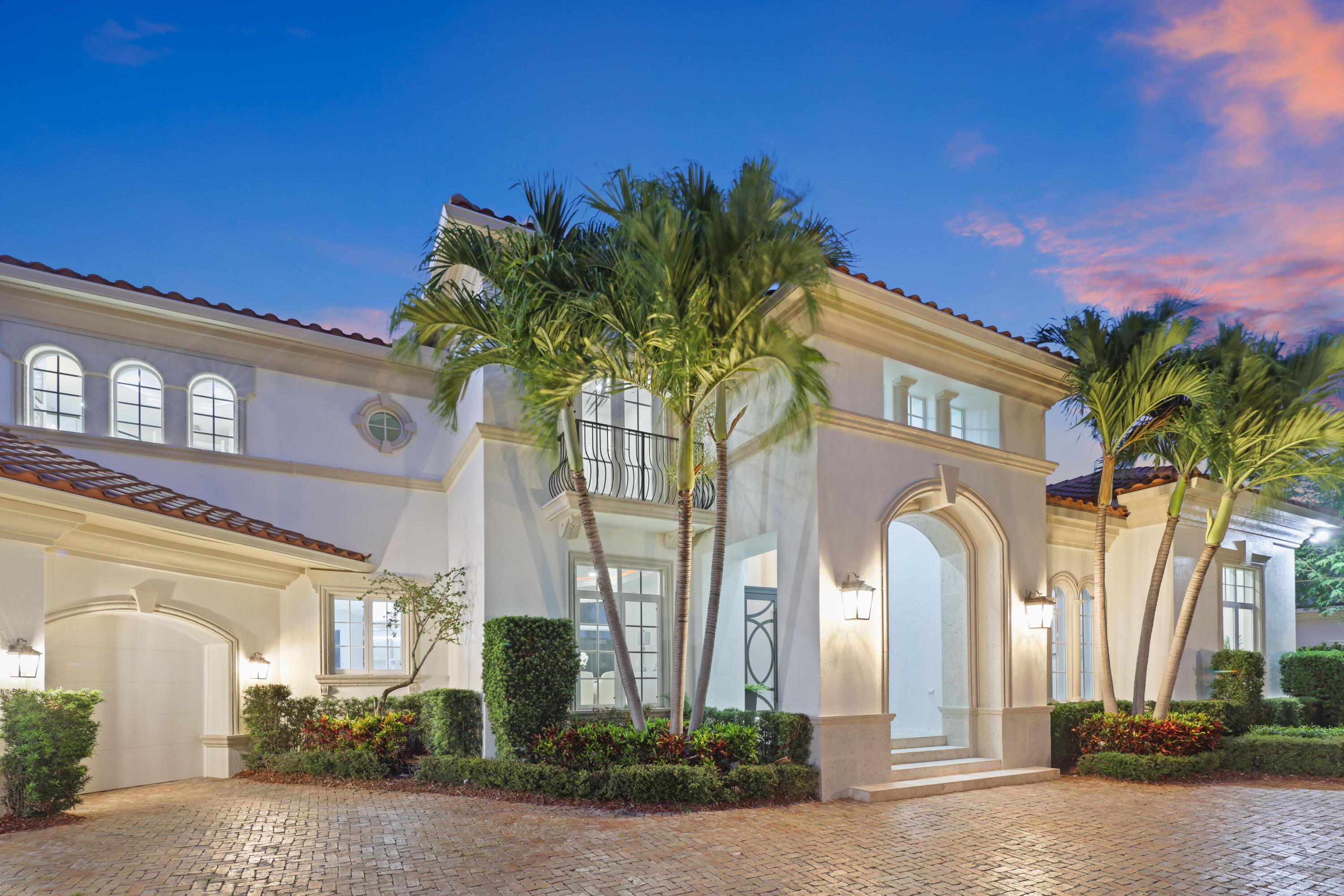 Image 4: Front of Home Twilight