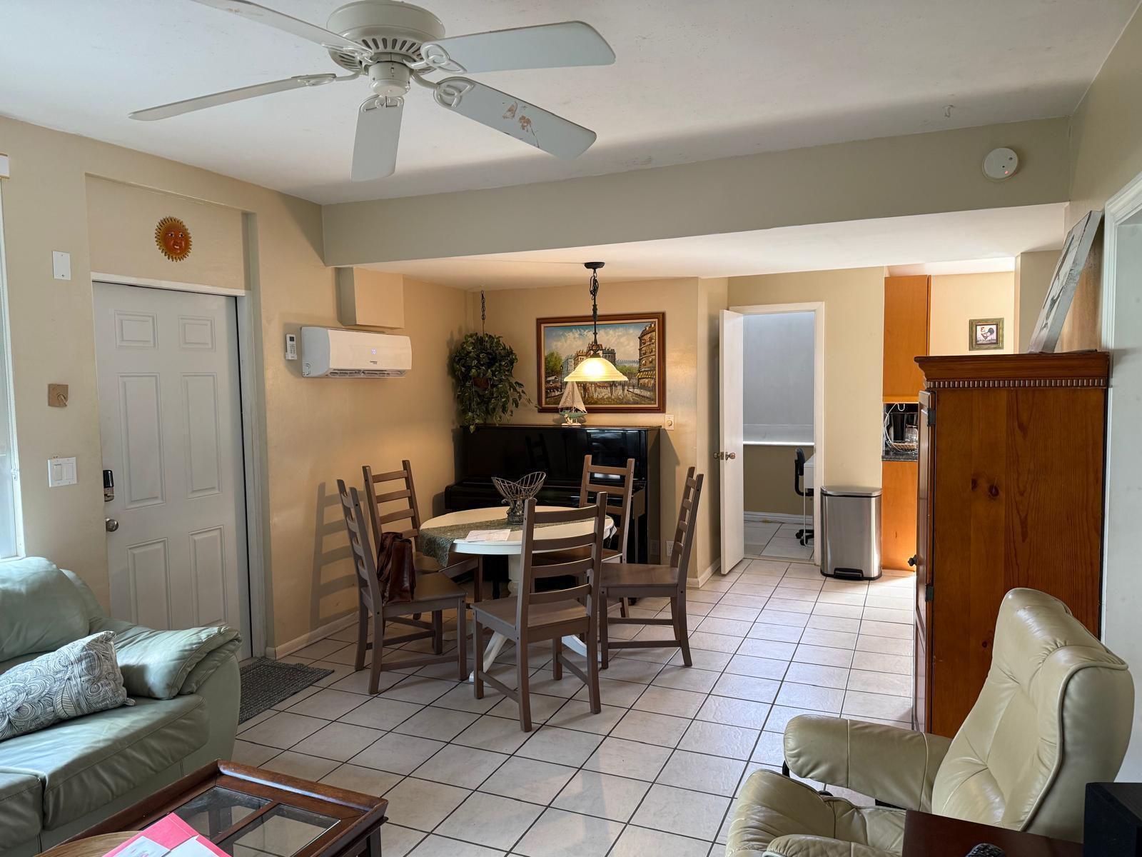 Image 4: Dining Area