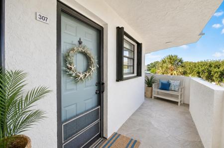 555 Banyan Tree Lane