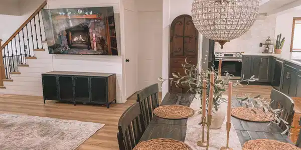 Image 4: Living Room View to kitchen