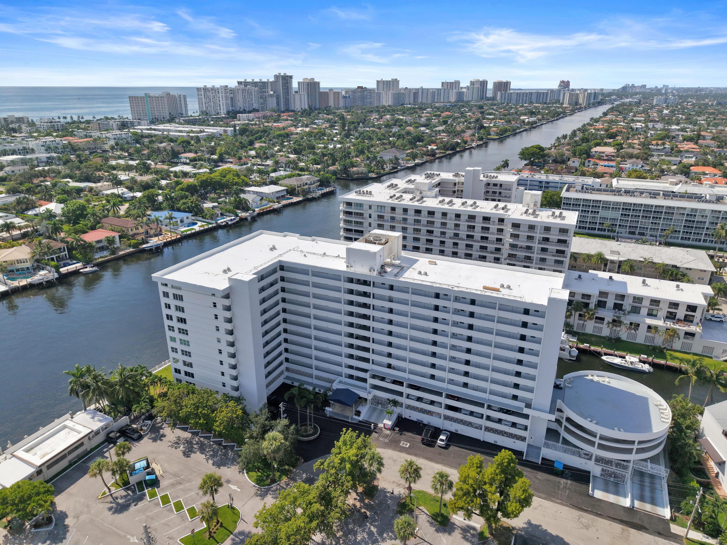 Image 3: 01